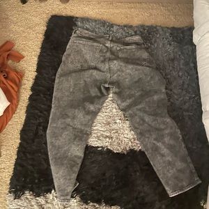 High wasted, straight legged